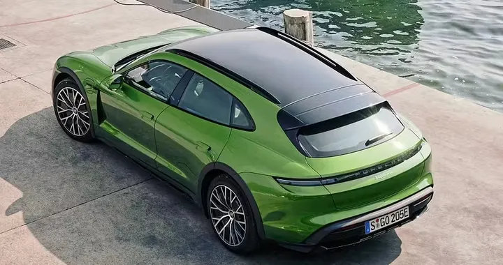 Porsche elimina due Taycan dagli USA, addio a Sport Turismo e Cross Turismo