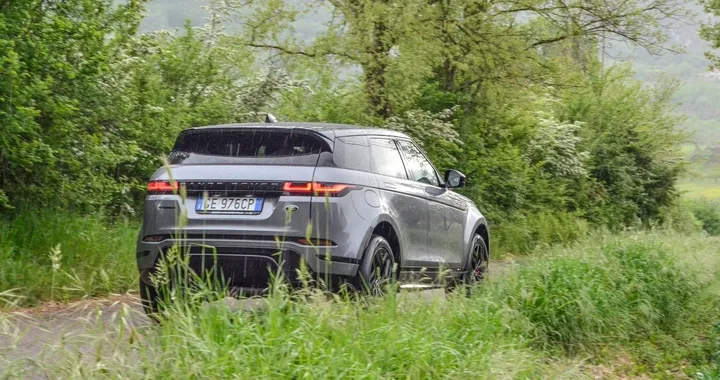 Range Rover Evoque D200 MHEV: la prova su strada