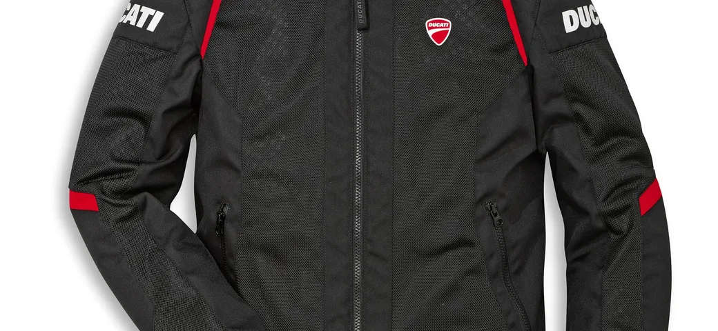 Ducati, la nuova collezione di giacche traforate per l'estate