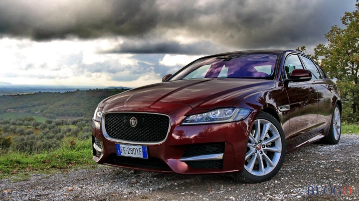 Jaguar XF 2.0 d 180 cv R-Sport: prova su strada