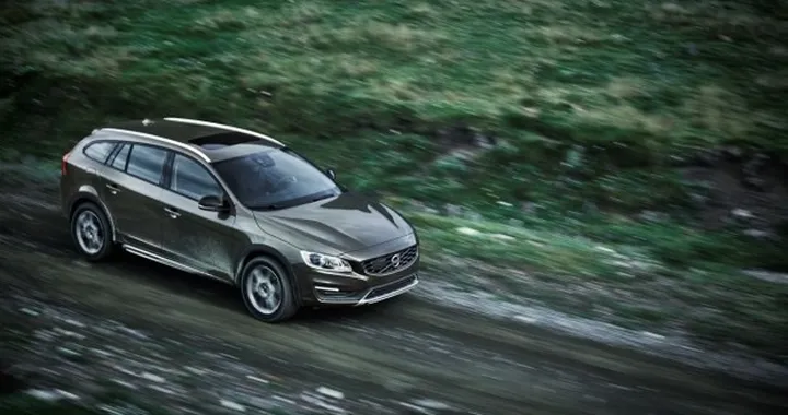 Le immagini e tutte le informazioni sulla Volvo V60 Cross Country