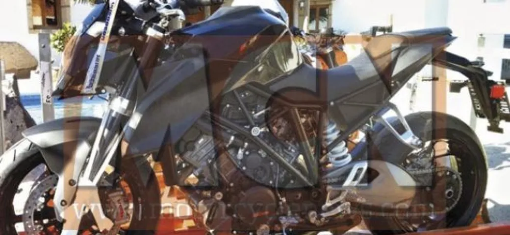 Foto spia della nuova KTM Super Duke 1290