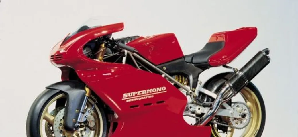 Ducati Supermono Desmoquattro del 1993 in vendita su eBay