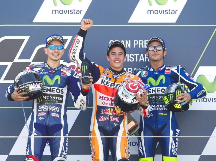 MotoGP Aragon 2016: vince Marquez su Lorenzo e Rossi, +52 in classifica [Foto]