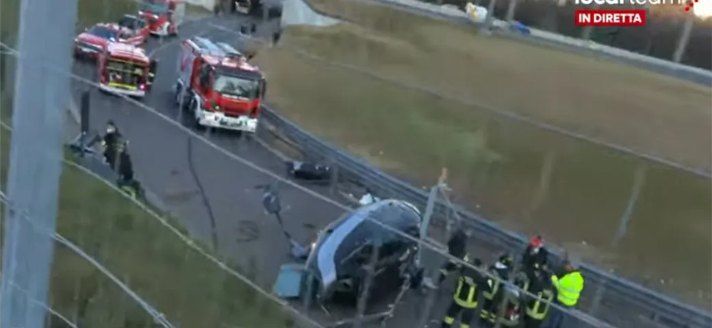 Elicottero precipita sull’autostrada A9: sfiorata tragedia [Video]