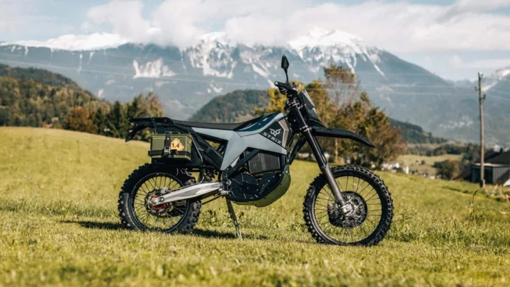 STRiX: l’enduro elettrica nata per la NATO arriva tra i civili