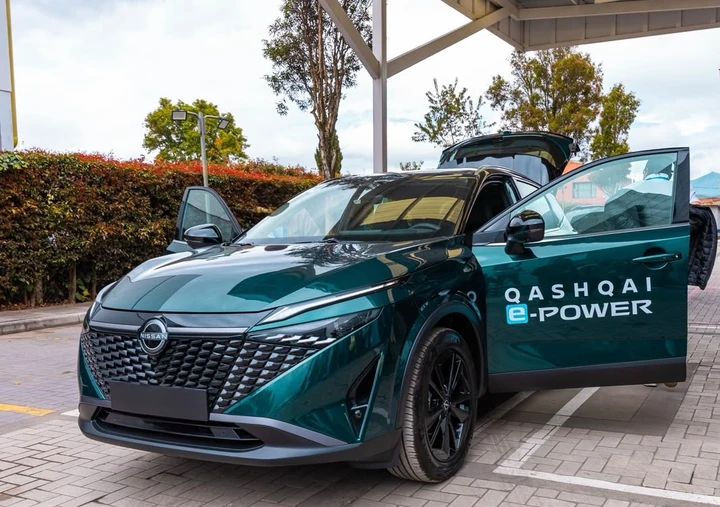 Nissan Qashqai e-POWER, 1.980 km con un pieno: il SUV ibrido entra nel Guinness dei Primati