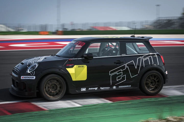 MINI Challenge 2022: il calendario e le tappe del campionato monomarca