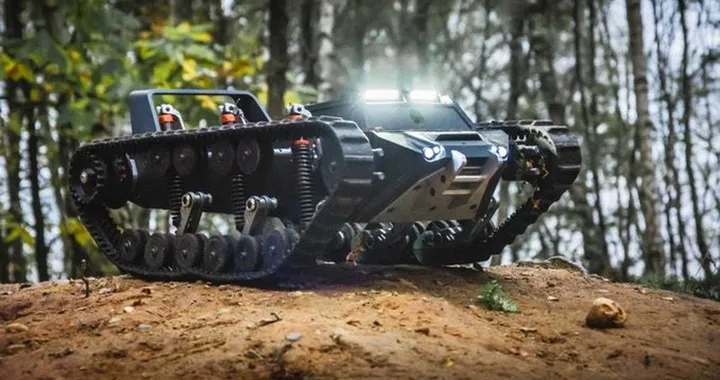 Brawler V2: cingolato radiocomandato che va a 64 km/h