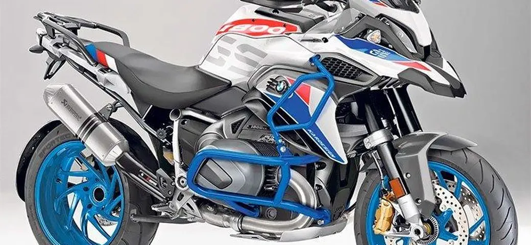 BMW R 1800 GS: la regina delle maxi enduro spinta dal motore della R 18