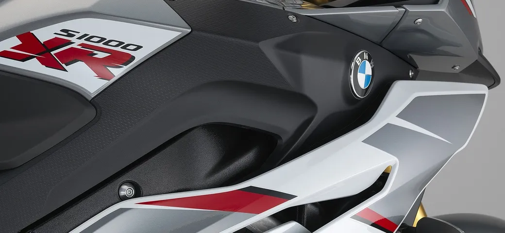 BMW, in arrivo la nuova S1000 XR 2020?