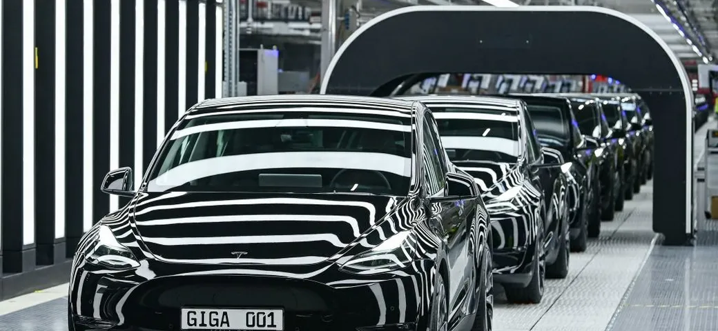 Tesla in crisi di vendite ha ancora un asso da giocare: i crediti verdi