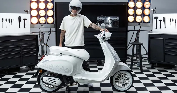 Vespa, ecco il modello esclusivo disegnato da Justin Bieber: dal 20 aprile parte il pre-booking