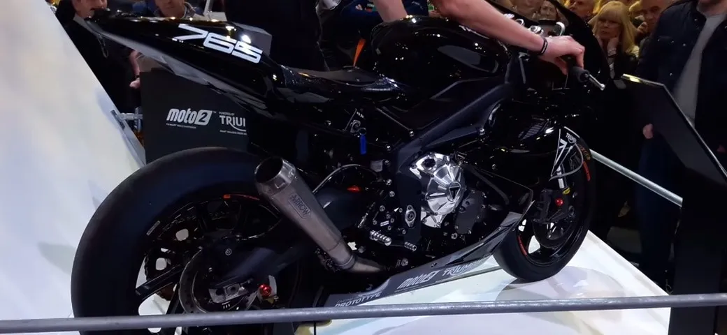 Moto2: ecco il suono del tre cilindri Triumph [Video]