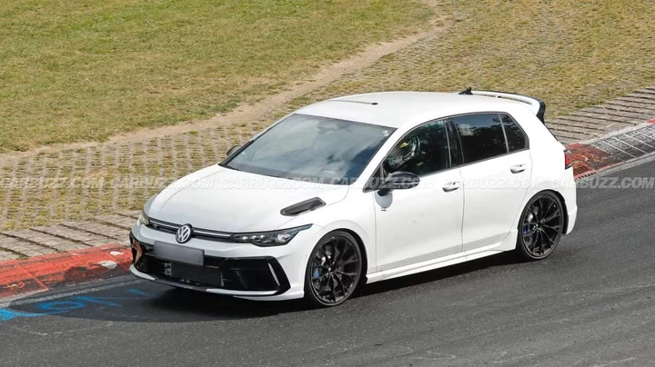 Volkswagen ha un asso da giocare: una Golf R ancora più potente