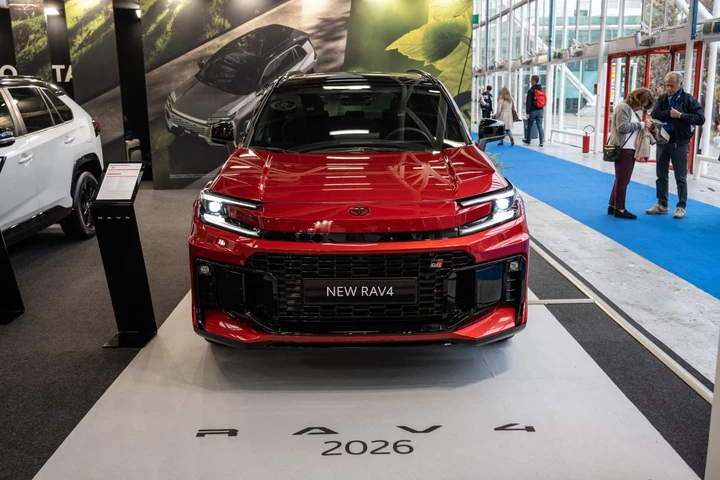 Debutto per la nuova Toyota RAV4, le novità del SUV di successo