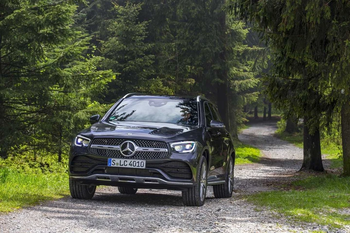 Mercedes-Benz GLC 2019: il restyling di metà carriera