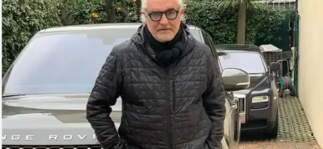 La Range Rover lo lascia sempre a piedi, Briatore sbotta contro l'inaffidabilità dell'auto britannica