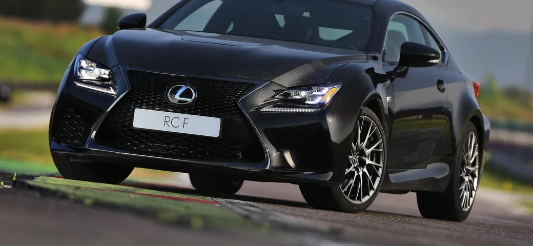 Lexus RC-F: primo contatto con la cattivissima coupé giapponese
