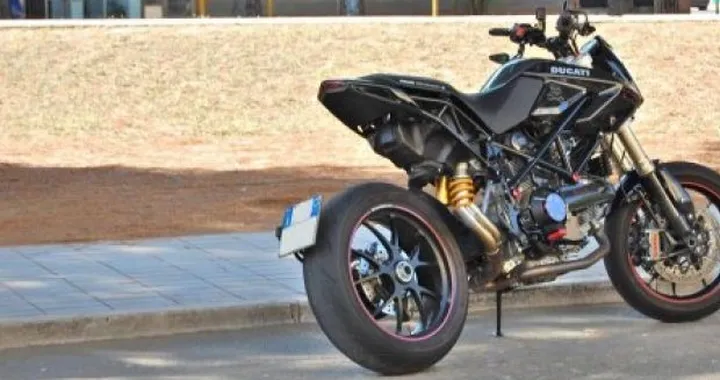 Special: Hypermotard Diavolo Nero Black Evo 977