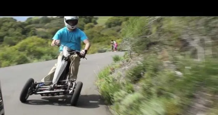 Sway Motorsports svela il prototipo del suo e-scooter a 3 ruote