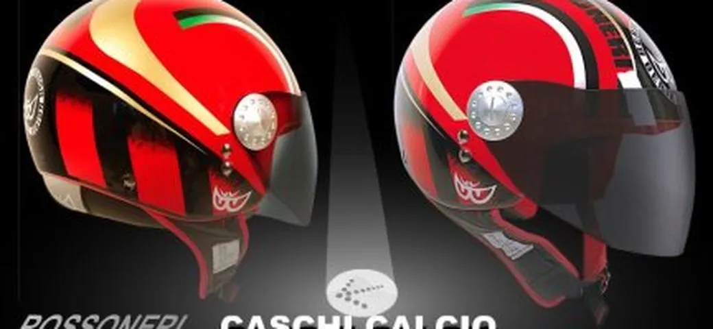 Motociclista calciofilo? Ecco il casco che fa per te