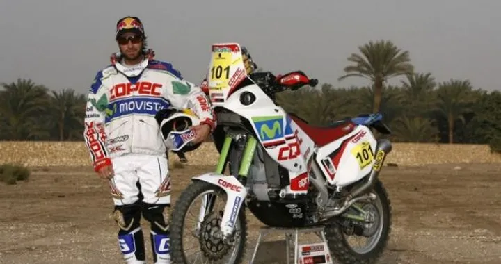 13 Aprilia RXV 4.5 Tuareg al via della prossima Dakar