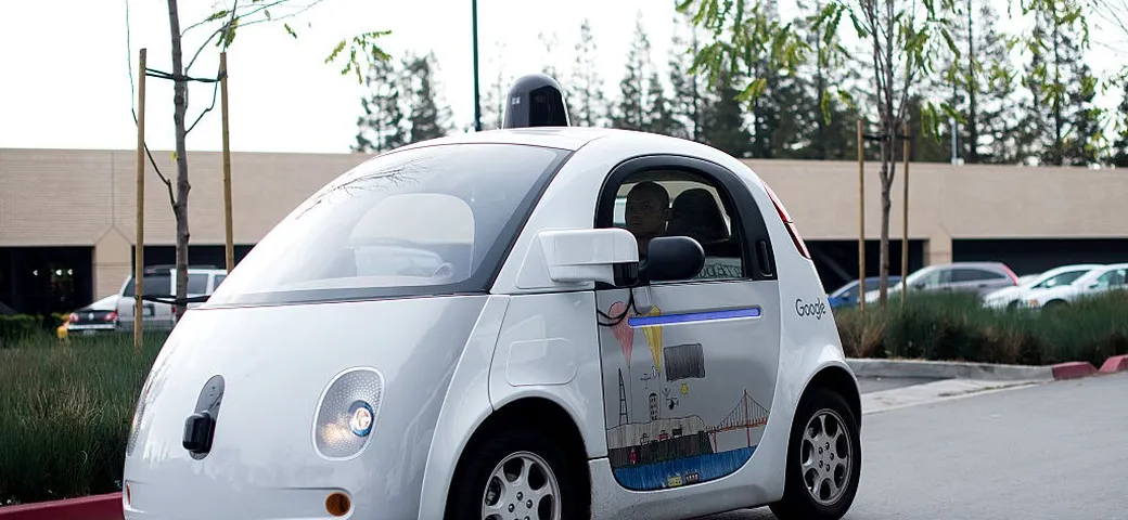L'AMA si interroga sul rapporto fra moto e vetture a guida autonoma