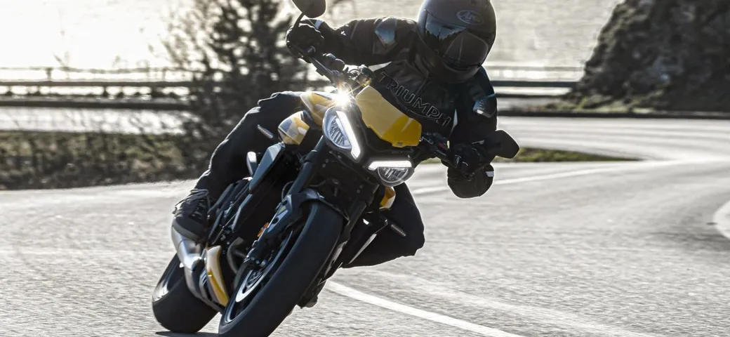 Triumph Best of British Tour 2025: 12 moto, 11 tappe e test Ride gratis in tutta Italia