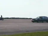 BMW M 1000 RR vs M5 CS: chi vince la drag race? [VIDEO]