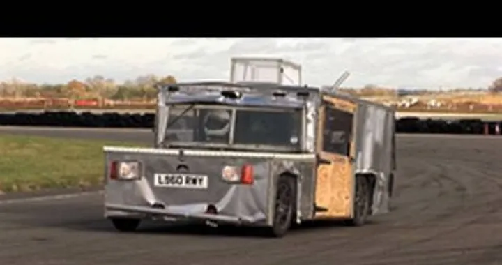 Hammerhead Eagle i-Thrust: Autocar prova l'auto elettrica realizzata da Top Gear