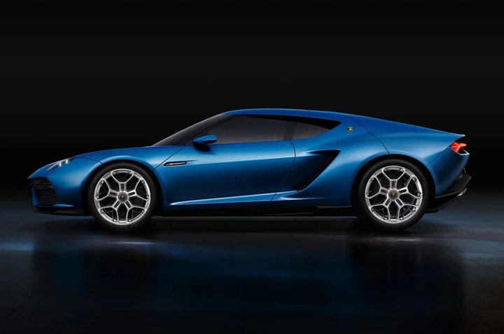 Lamborghini: in arrivo un quarto modello entro il 2026, sarà elettrico