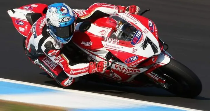 WSBK: Checa in pole davanti alle Aprilia di Laverty e Fabrizio. Melandri 5°