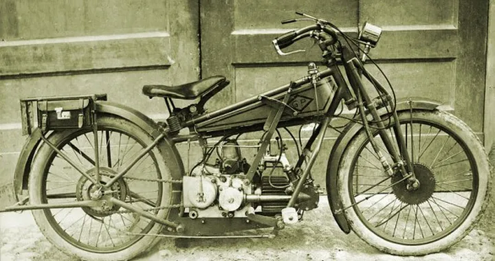 MOTO GUZZI, 93 anni (non solo) di grandi ricordi