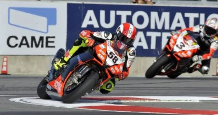 WSBK: Chi guiderà le Aprilia RSV4 a Magny Cours?