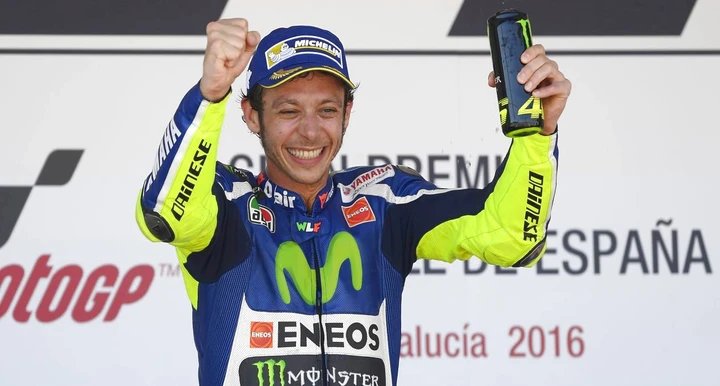 L'Italia vince con la Spagna agli europei: Valentino tifoso #1