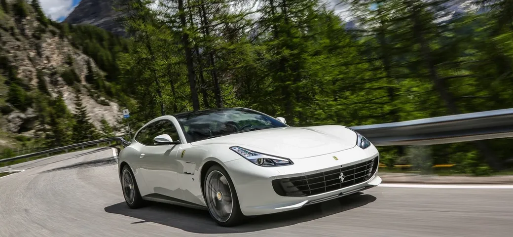 Ferrari GTC4Lusso: primo contatto