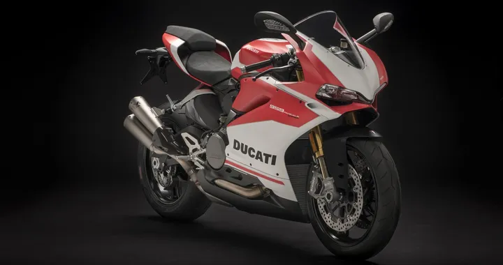 Ducati 959 Panigale Corse: la media si fa grande