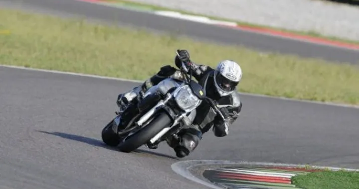 Scatto in Corsa: Suzuki GSR600 a Franciacorta