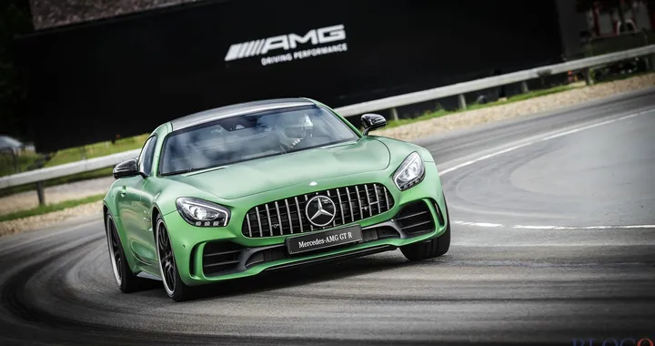 Mercedes AMG GT R: la presentazione ufficiale