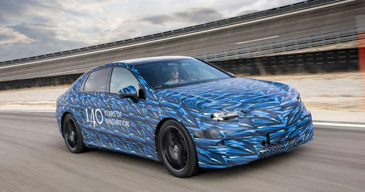 Mercedes-Benz, Classe C manca poco al debutto: autonomia fino a 700 km