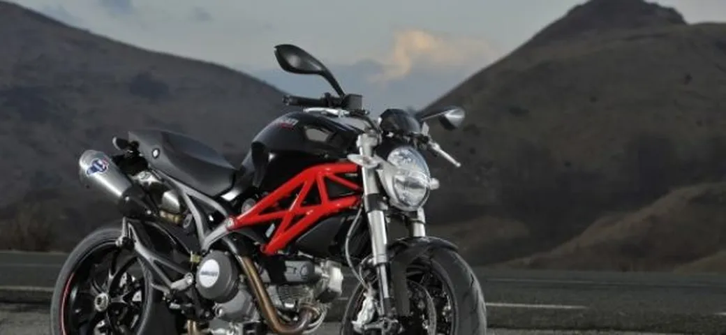 Ducati Monster 796: dati e foto ufficiali
