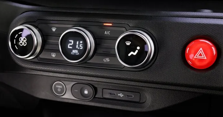 Renault dice basta al tutto touch: i pulsanti fisici resteranno sulle sue auto