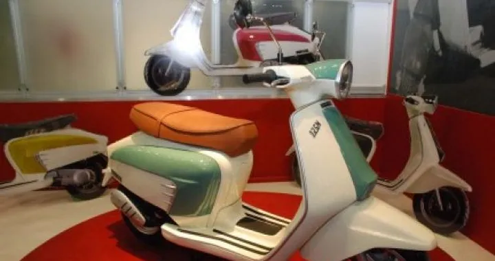 Live @ Eicma: Lambretta Pato 125N