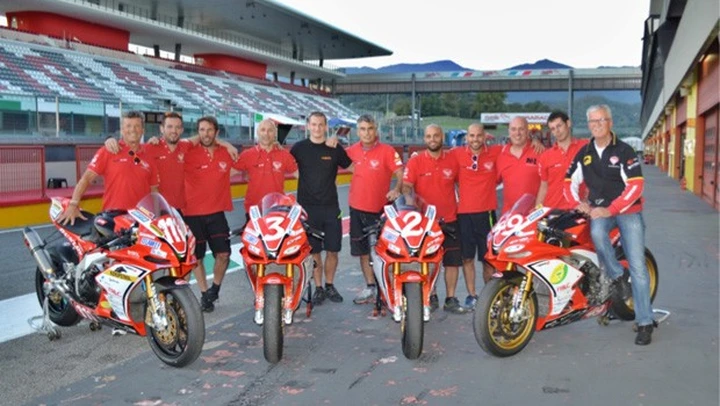 CIV: il team Nuova M2 Racing con Clementi e Calia nella Superbike