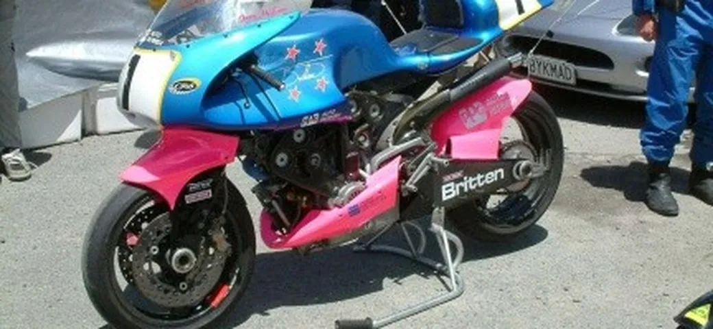Britten V1000 in pista