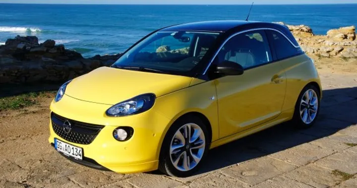 Opel Adam: introdotto il controllo vocale interattivo Siri