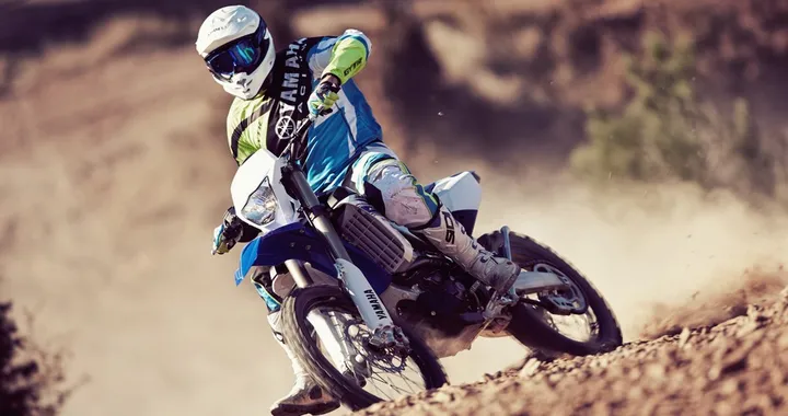 Yamaha WR450F 2016: dettagli, foto e video