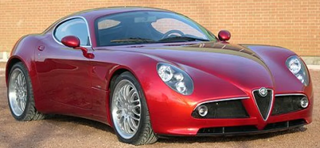 Sarà costruita la Alfa Romeo 8C Competizione ?