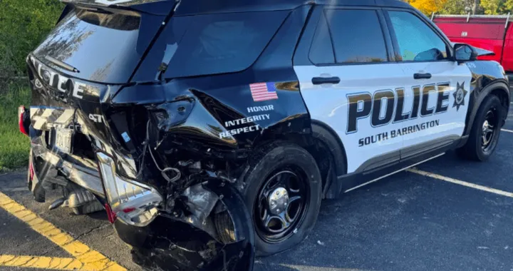 Si assopisce con l'Autopilot, la macchina si schianta contro la Polizia